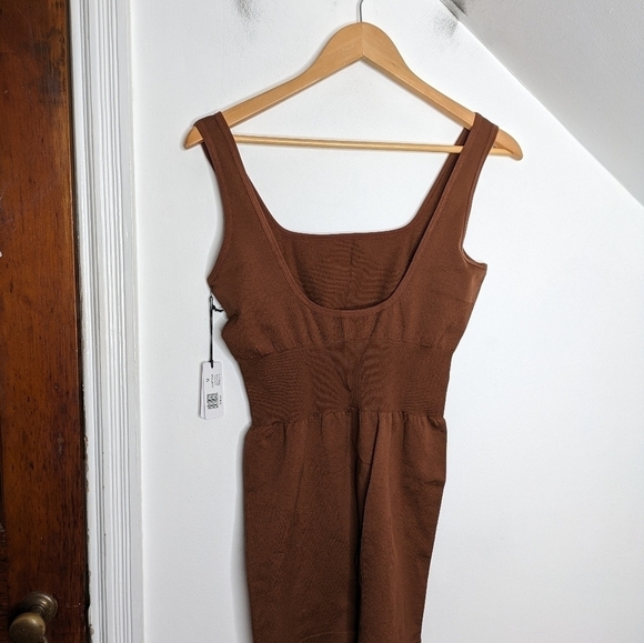 WEWOREWHAT Brown Circular Knit Ribbed Stretch Activewear Bodysuit NEW Size M - Picture 2 of 6
